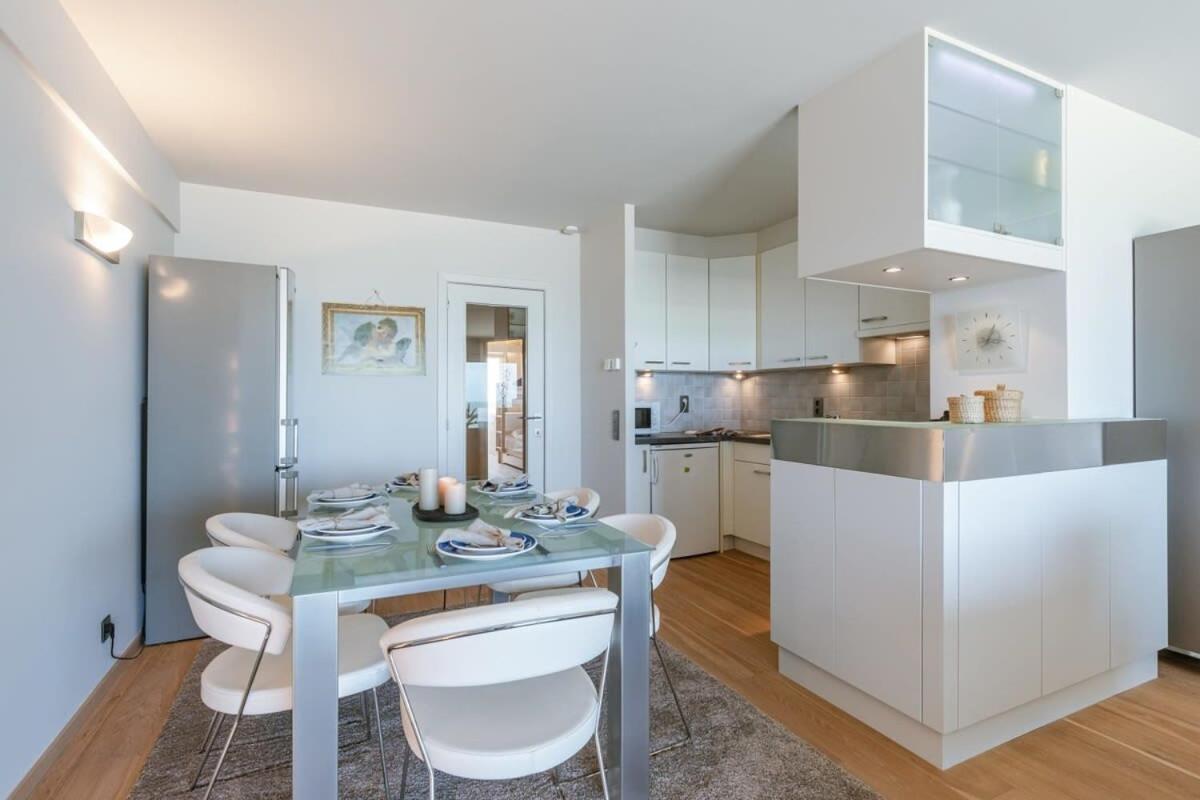 Huswell - Apartment With Stunning Sea View In Middelkerke Exterior photo